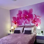 Kiki Bed & Breakfast 3*