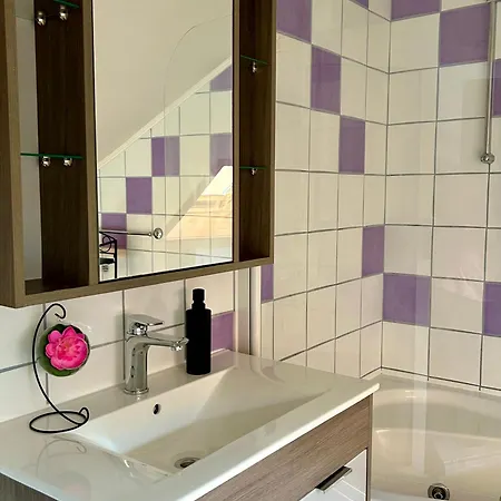 Kiki Bed and breakfast 3*